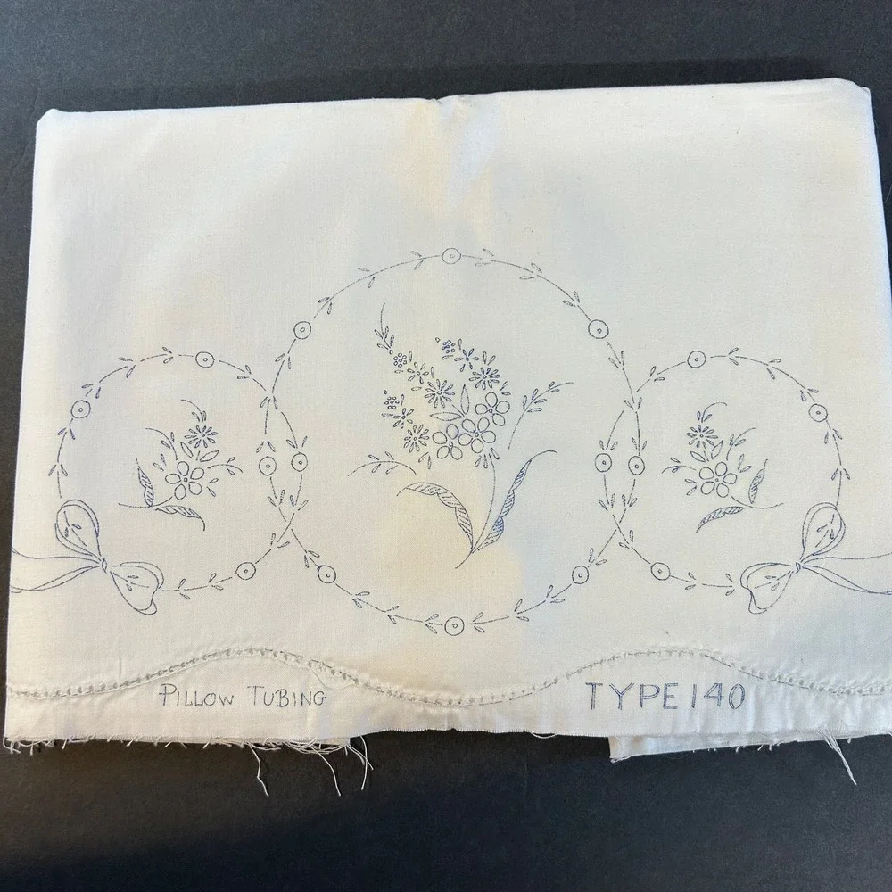 Minuet Petite vintage minuet